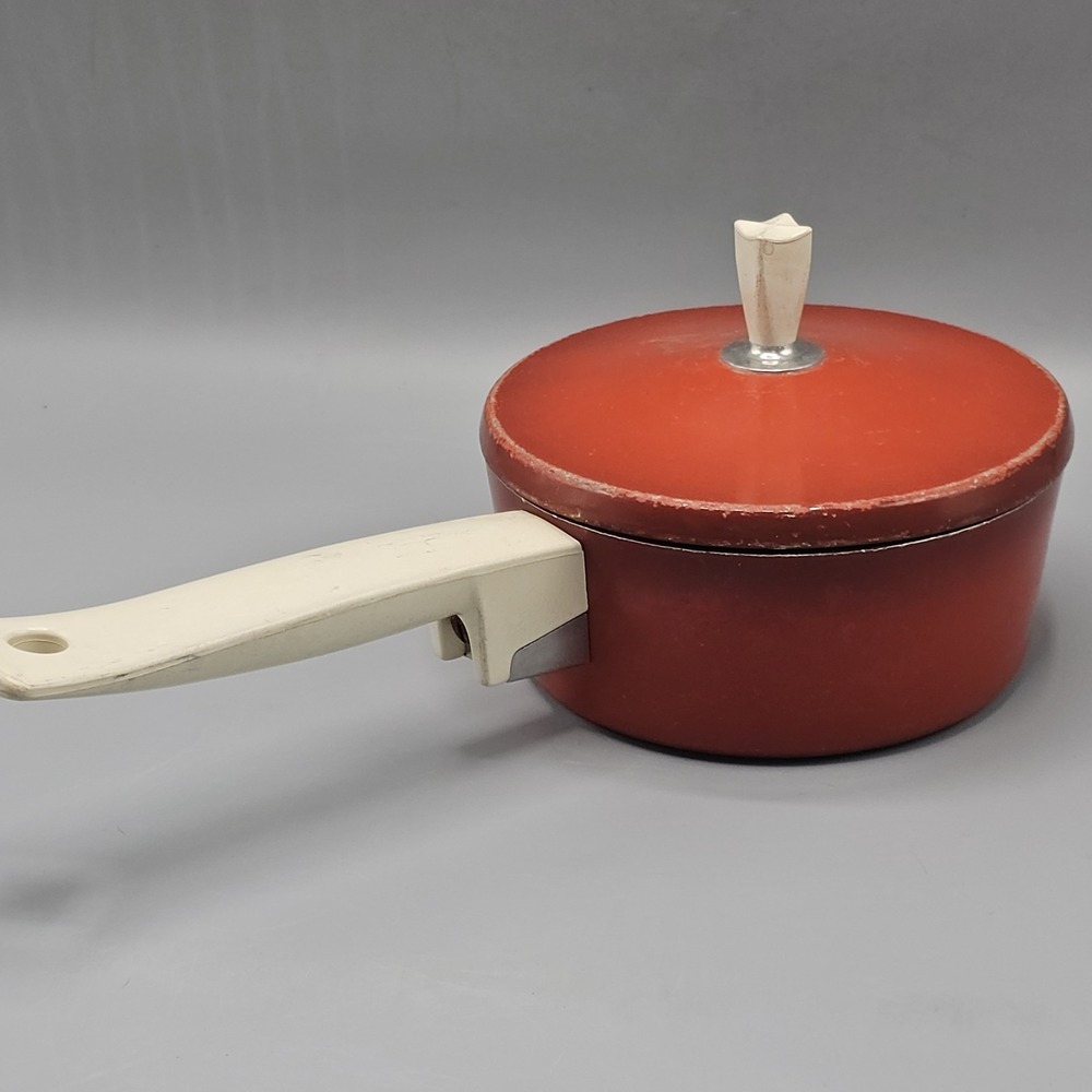 Vintage Regal Ware Cast Aluminum Red Retro 1 QT Sauce Pan Mid Century Made USA